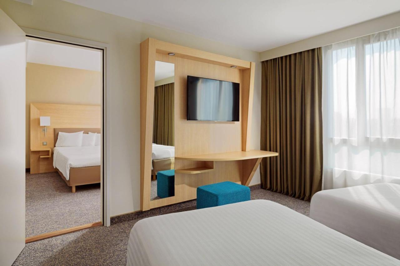 Courtyard By Marriott Paris La Defense West - Colombes Hotell Bois-Colombes Exteriör bild