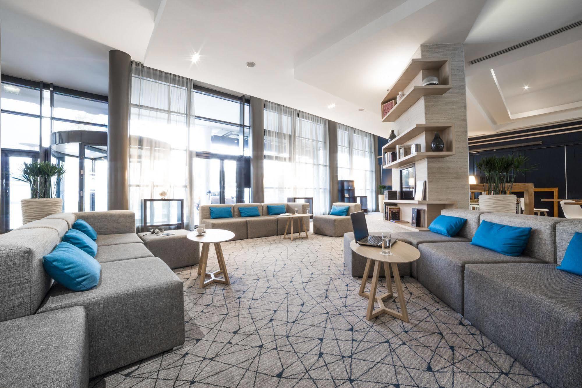 Courtyard By Marriott Paris La Defense West - Colombes Hotell Bois-Colombes Exteriör bild