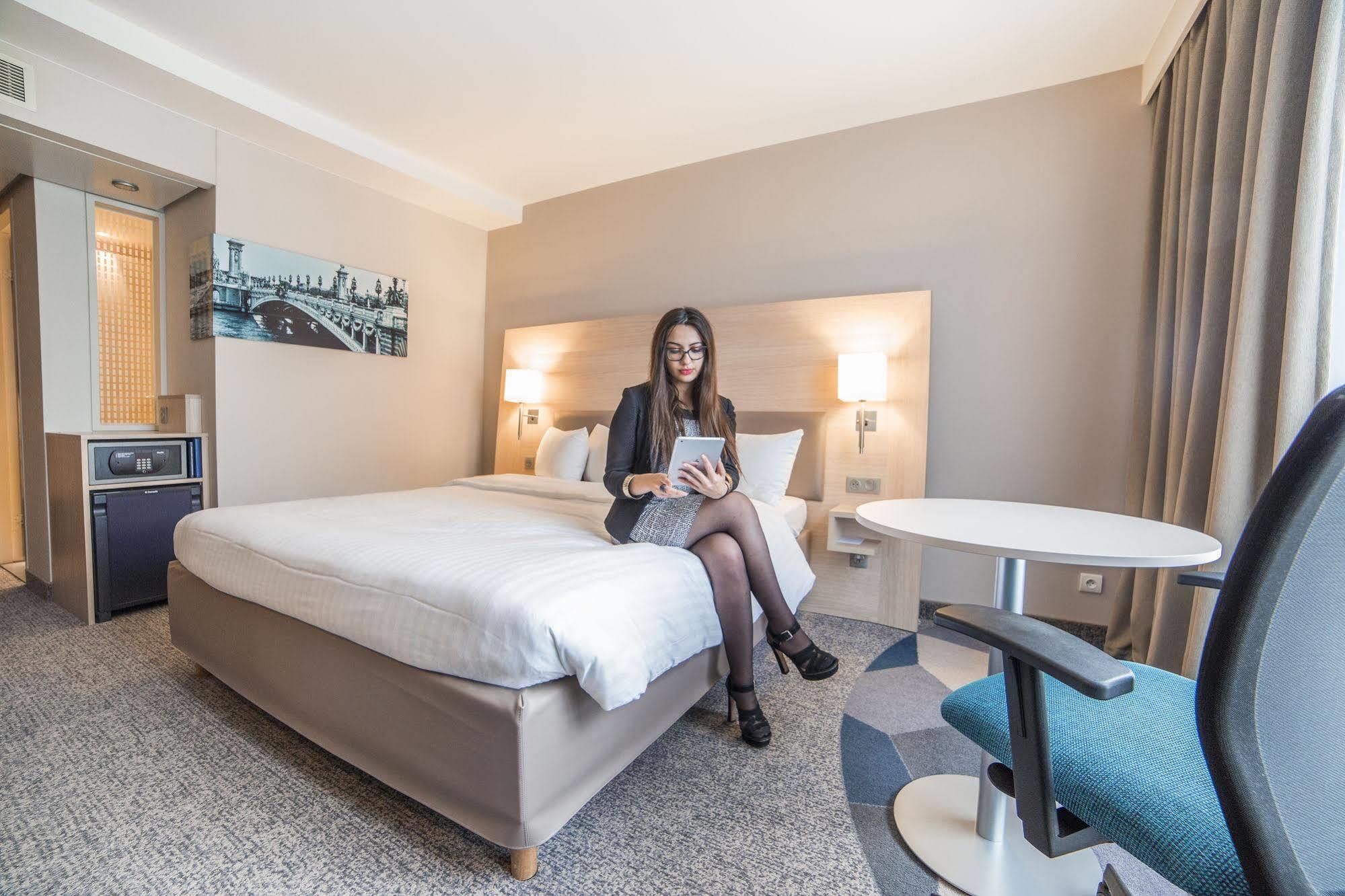 Courtyard By Marriott Paris La Defense West - Colombes Hotell Bois-Colombes Exteriör bild