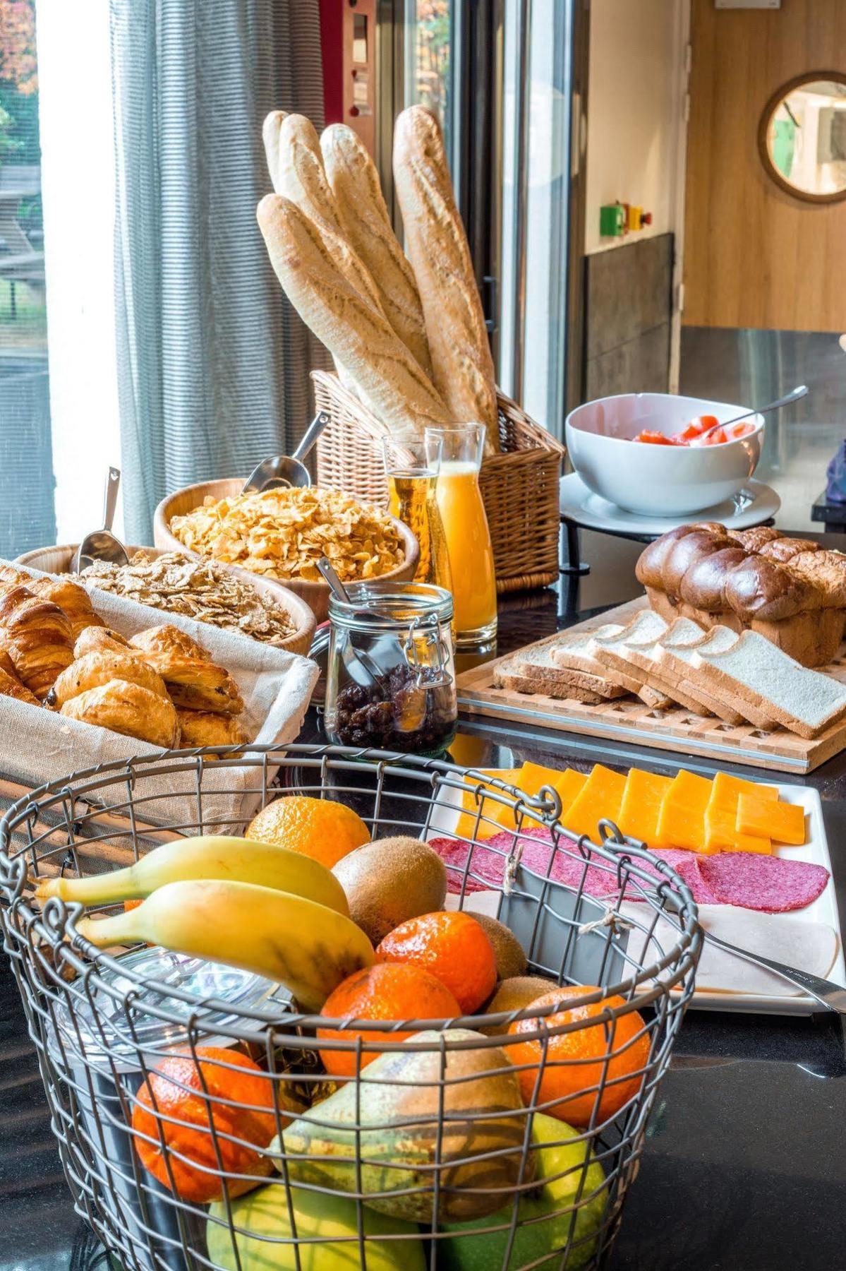 Courtyard By Marriott Paris La Defense West - Colombes Hotell Bois-Colombes Exteriör bild
